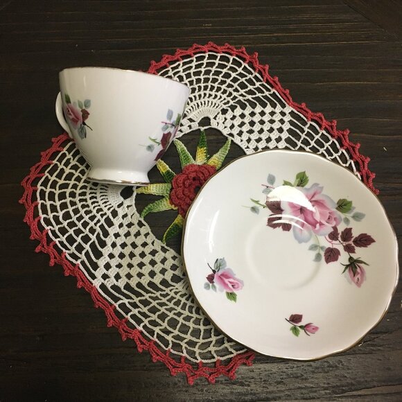 Royal Vale Ridgway Pottery England White Porcelain Rose Teacup & Saucer - Picture 7 of 16